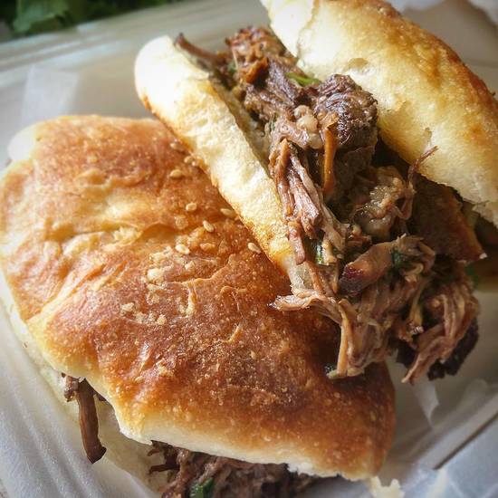 Chinese Beef Burger (2 pcs) 酱牛肉烧饼
